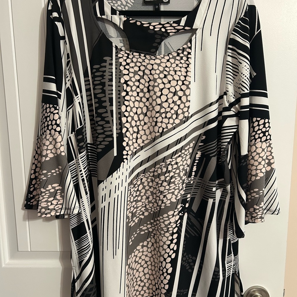Claire France Black and White Patterned Top